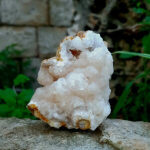 Large quartz geode